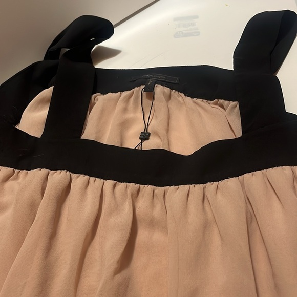 Elegant Black and Tan Layered Women's Top - Picture 5 of 6